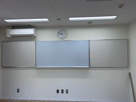 2026年施工実例 /教育機関 /愛知県某高等学校I の写真です。 ICT対応ワイトボードの専門販売商社　株式会社アイギアオイ