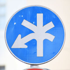 伊東・東京方向標識 道路標識 (構内用) 回転禁止 アルミ 600φ (894-12) (894-12