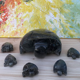 Famille tortues marines en labradorite de Madagascar