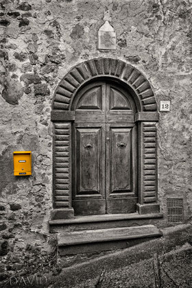 Toskanische Tuer-annei - Wildbienenschutz im Naturgarten