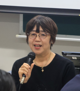 続いて説明をする佐久間さん