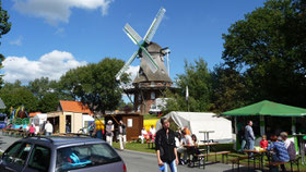 Hier wird noch wirklich gemahlen und gebacken - Midlumer Mühle