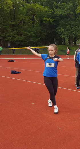 Ronja van der Heiden holte die Titel im Speerwurf und im Kugelstoßen der W15.