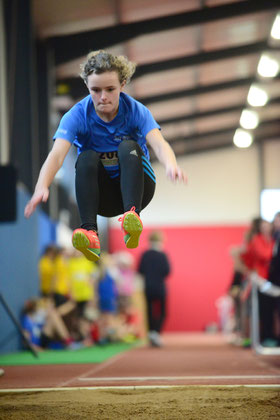 Die vielseitige Athletin Ronja van der Heiden belgte mit 4,68 m den vierten Platz des Weitsprungwettbewerbs.