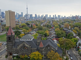 Herbstliche Toronto Skyline mit CN Tower.