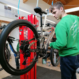 Inspektion; e-Bike Saison 2020; Sicherheit; Werkstatt; Zweirad-Mechaniker