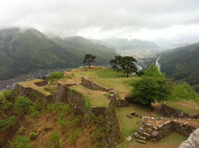 Takeda Castle, Hyogo prefecture (75 min by car)