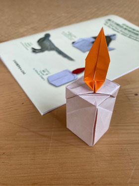 「ろうそく」 満田茂創作、沓名輝政制作　Candle, designed by Shigeru Mitsuta, folded by Teru Kutsuna.