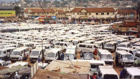 Kampala-taxi-standplaats-busjes