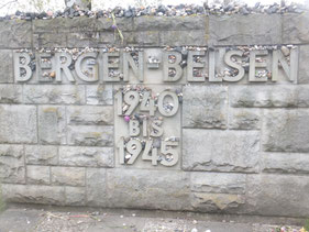 Bergen-Belsen-concentratiekamp-monument-nazi-WW2-Duitsland