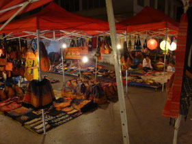 Luang-Prabang-nacht-markt-stal-Laos