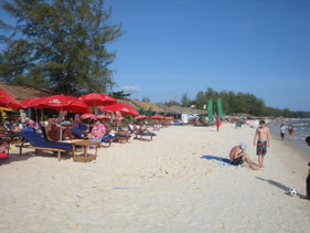 Sihanoukville-Cambodja-strand-zon-kust-Backpack