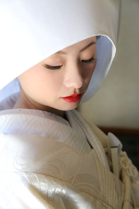白無垢と綿帽子