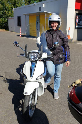 Ulla P - Piaggio Liberty 125