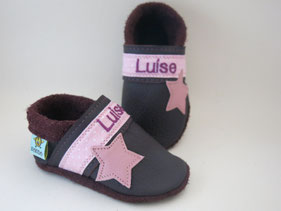 handgemachte Lederschuhe in Aubergine,  personalisiert mit Namen 