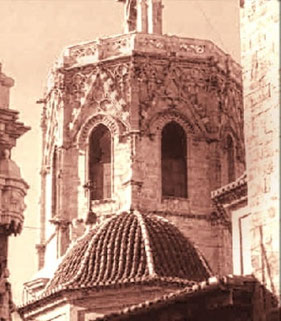 La torre del Miguelete, es la torre campanario de la Catedral de Valencia, España.​ 
