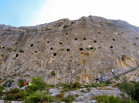 Les Covetes dels Moros (Cuevas de los Moros) Bocairent, Valencia, Comunitat Valenciana.