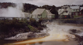 Rotorua-geothermische-waterpoel-zwavel-Nieuw-Zeeland
