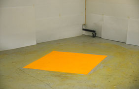 Zonder titel 120x140x0,3cm pigment op vloer. Kunstacademie St. Joost Breda 1986