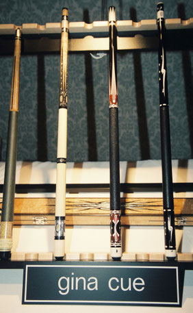 ジナのシルバーキュー（左2）