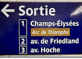 Manche Stationen haben mehrere Ausgänge, auf die Nummer achten, dann erwischt man den richtigen.