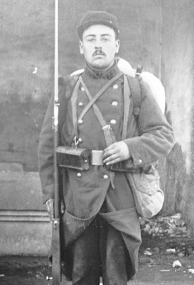 Photo faite en studio, 1914
