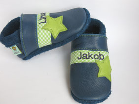 blau Bioleder Babyschuhe mit Namen & grüne Sternen