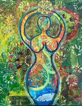 Grünes Mixed Media Bild einer stilisierten Frau mit geöffneten Armen