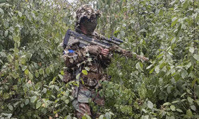 airsoft-fusil-camouflage-réplique-dissimulation-chapeau