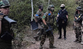 airsoft-joueur-partie-replique-arme-pistolet
