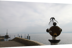 Image d'illustration d'une longue-vue sur le lac de Neuchâtel