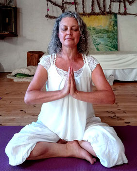 Méditation Dansée et Kundalini Yoga avec sylvie bertolotti a tours 37- annuaire de therapeutes en touraine, via energetica