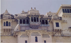 Udaipur-India-balkon-Octopussy-Rajasthan