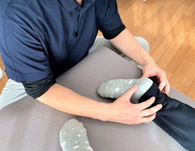 池袋整体ゆっくりの施術メニューで「もみほぐさないから楽になる整体」を示す画像