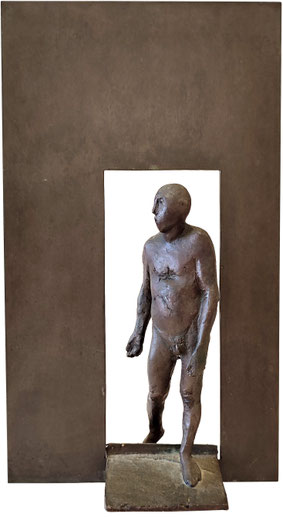 Mann, Schwelle überschreitend II, 1982, Höhe 32 cm