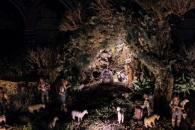 Crèche de Noël à Notre-Dame de Paris. Temple de Paris
