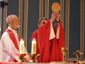 Eucharistie - Avec Les Pères Tanneguy de Saint Martin et François Diverres