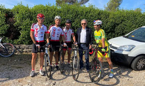 Photo souvenir avec Michel Drucker, un passionné de vélo.