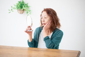 重なり合った歯の「磨き残し」を解消し、将来の抜歯を防ぐ
