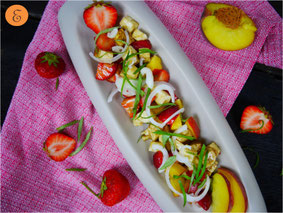 Erdbeer-Pfirsich-Salat / Mozzarella