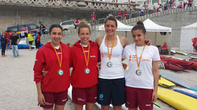 Ángela, Antía, Nerea e Inés coa sua medalla de plata