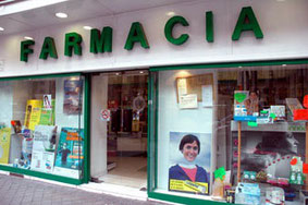 Devanture d'une "farmacia"