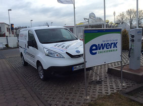 NISSAN e-NV200