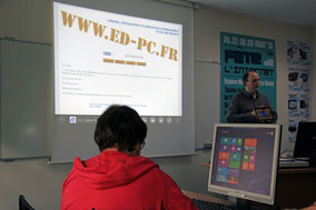 Présentation de Windows 8 au Mulot de la mairie de Maurepas.