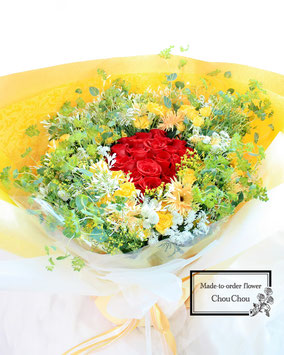 ウェディング　結婚式　サプライズ　花束　ララシャンスガーデン東京ベイ　赤薔薇　黄色薔薇　オーダーフラワー　シュシュ　ChouChou