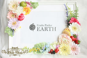 フラワー看板　フルーツパーラー　EARTH フレームアレンジ　フルーツ　造花　オーダーフラワー  シュシュ　chouchou