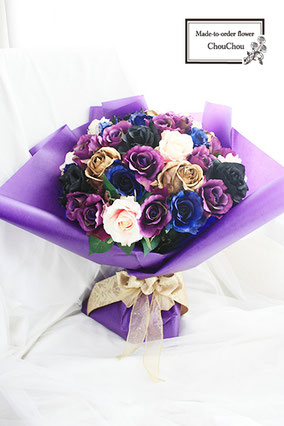 誕生日　花束　アーティフィシャルフラワー　造花　33本　薔薇　紫、ピンク、黒、青、ゴールド　ホテルモントレ