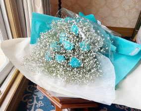 ディズニー　プロポーズ　花束　生花　水色　カーネーション　かすみ草　ミラコスタ　オーダーフラワー　シュシュ　ChouChou