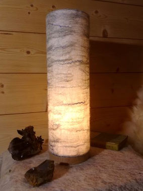 Lampe tube allumée en feutre de laine gris clair et soie bleue