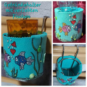 Getränkehalter mit Filzverkleidung in hellblau.